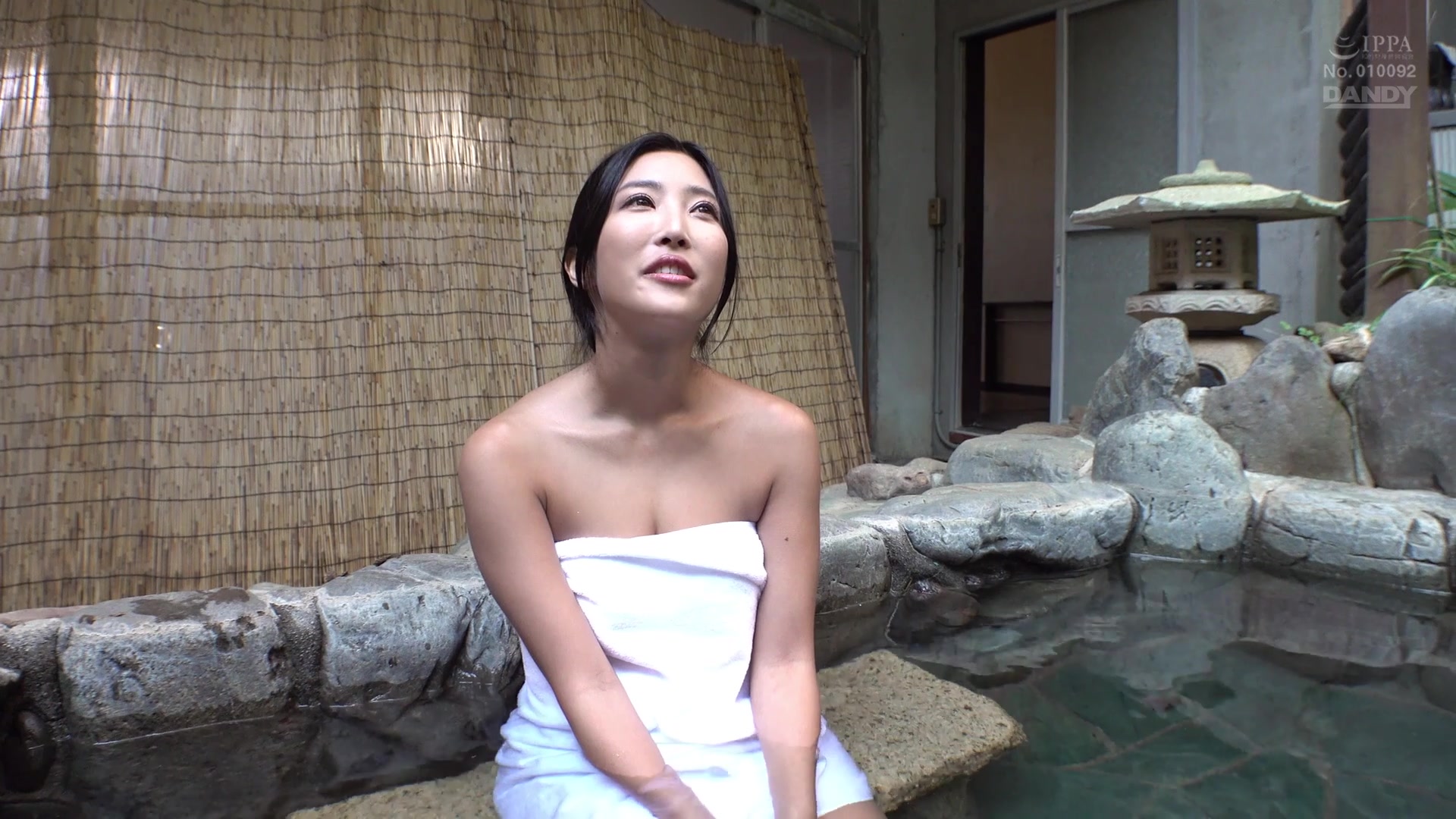 [DANDY-798] 内緒でエグいサービスしてくれたメンズエステ嬢を温泉旅行に誘って生ハメしたら何度も求めるヤリマンだったVOL.3 - 2of5