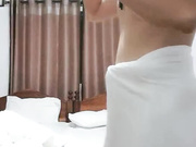 嫖妓哥500元援交女男的抱着翘臀抽插
