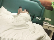 今晚良家人妻风情万种骚货大开双腿舔逼