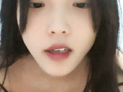 少女贫乳瘦弱全裸热舞搔首弄姿特写私处掰开