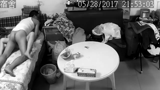 宿舍监控下的夫妻