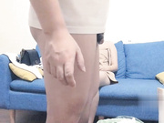 约了个黄裙妹子啪啪沙发上操口交抽插猛操