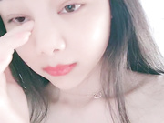 卧室中娇小老婆口交打飞机玩穴啪啪后入女上位