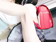 小萝莉娇小身材炮友操逼白嫩贫乳多毛粉穴侧入